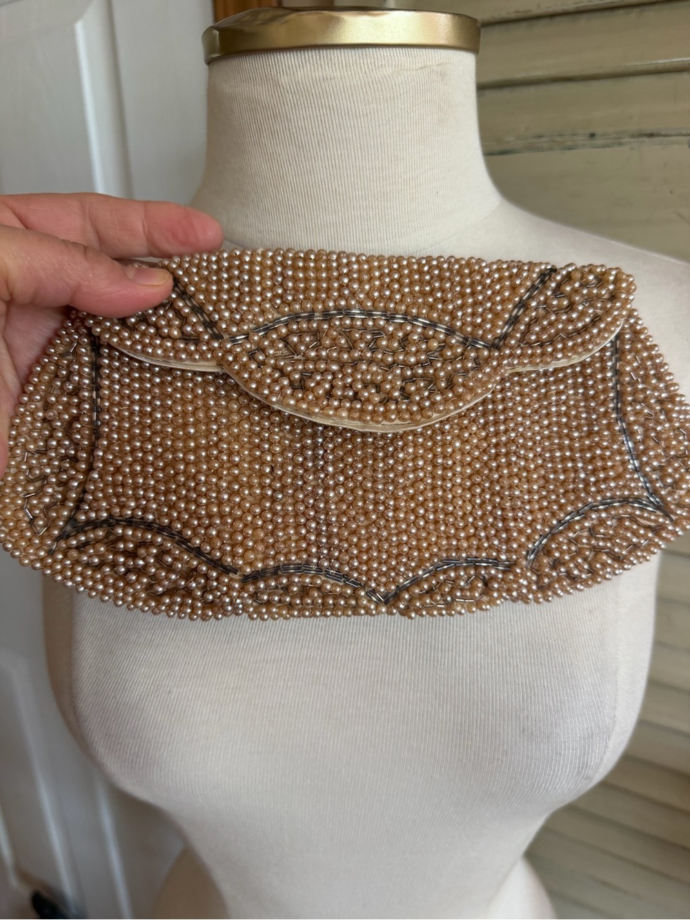 BEAUTIFUL Pearl-Embellished Champagne Clutch - Women's Evening Bag VINTAGE
